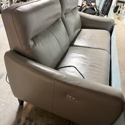 Genuine Leather Power Reclining Loveseat 真皮電動沙發