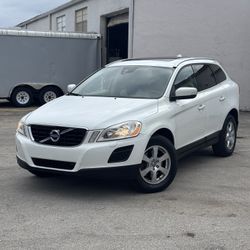 2012 Volvo XC60 AWD – 3.2L – 139k Miles – Sunroof  AC Ice Cold Clean Title