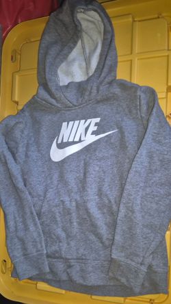 Boys nike hoodie size medium  10/12