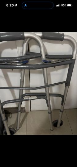 Walker with wheel