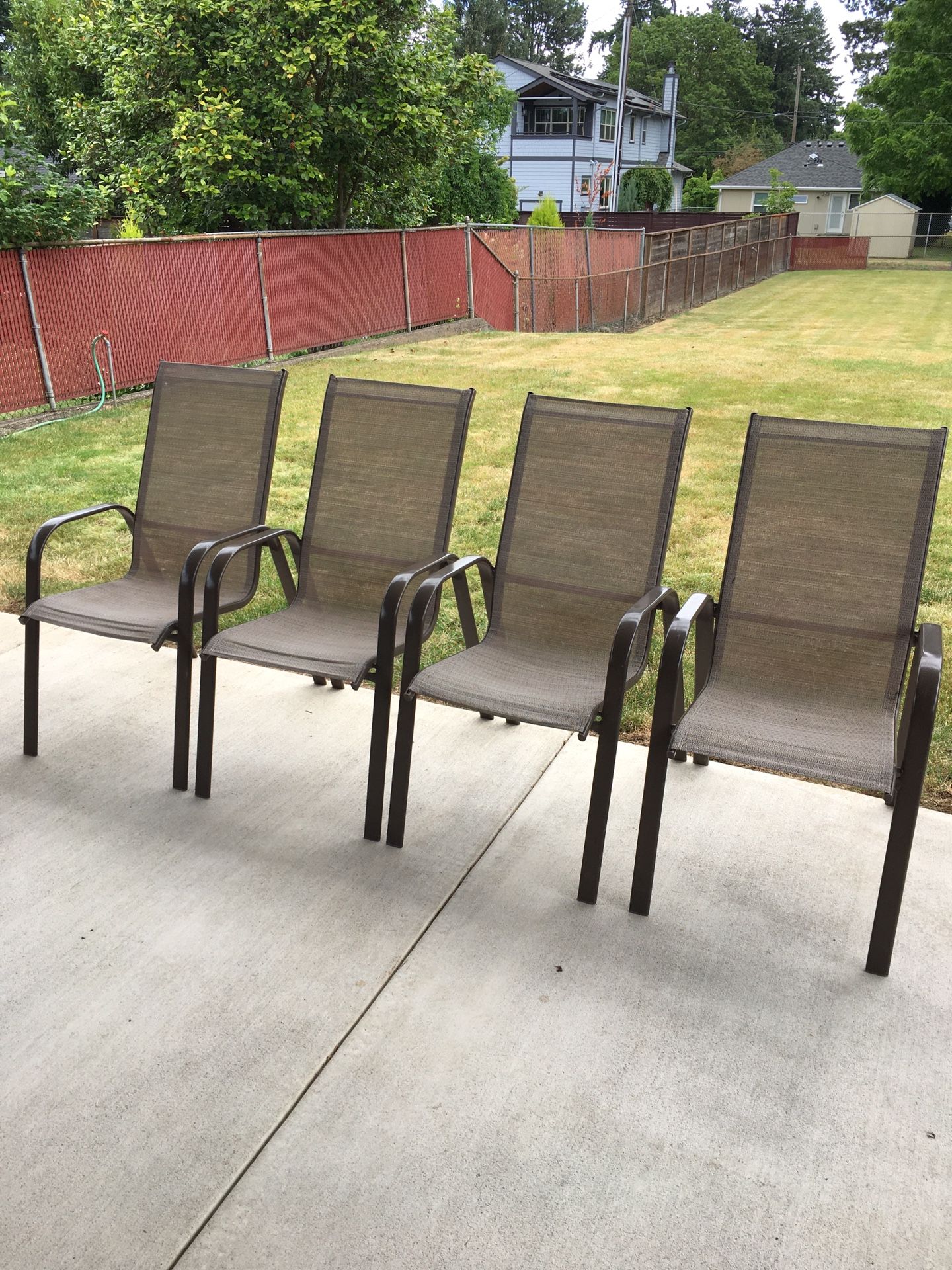 4 Patio Chairs Stackable