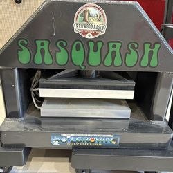 Sasquash heated rosin press