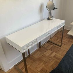 Safavieh Lacquer White Gold Crystal Knob Desk/Console
