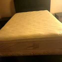 Queen Wood 8 Piece Bedroom Set