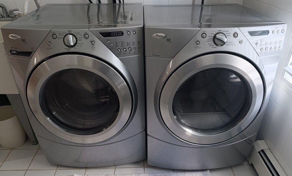 Whirlpool Washer and Dryer Set