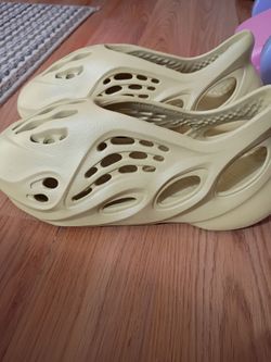 Yeezy foam runners men