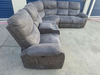 Electric reclining sectional