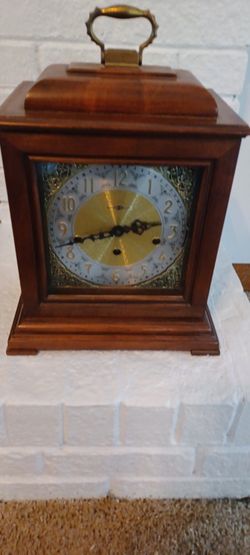 HOWARD MILLER Mantel Clock(wind-up)