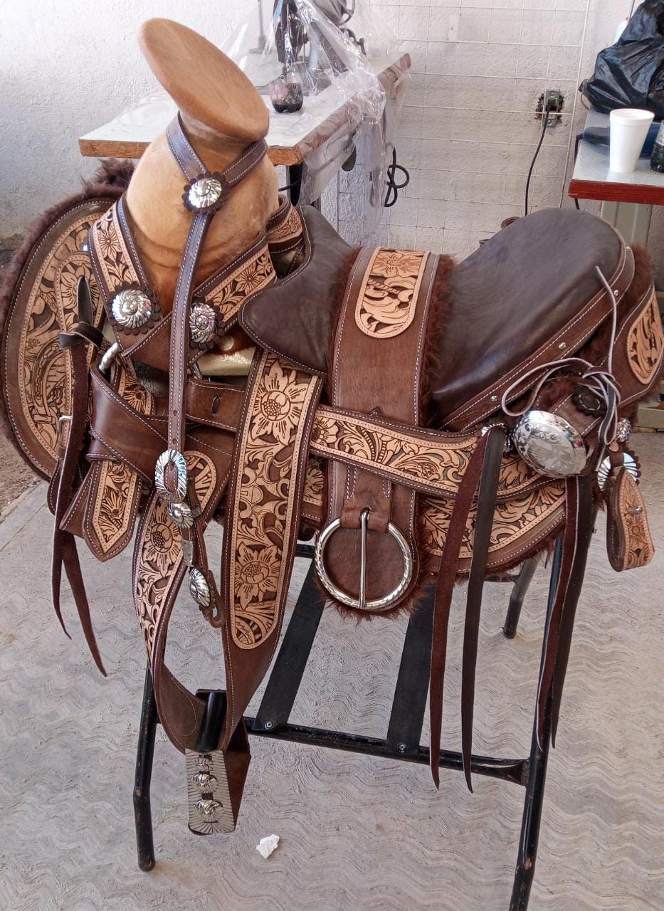 Montura Charra Fuste 16