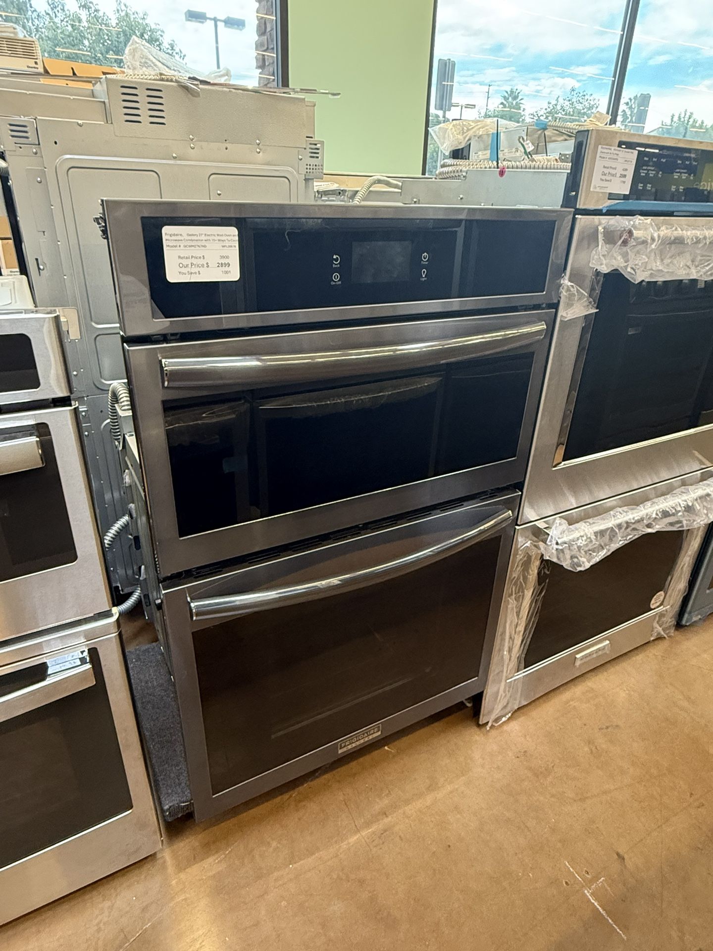 Frigidaire 27” double electric wall oven