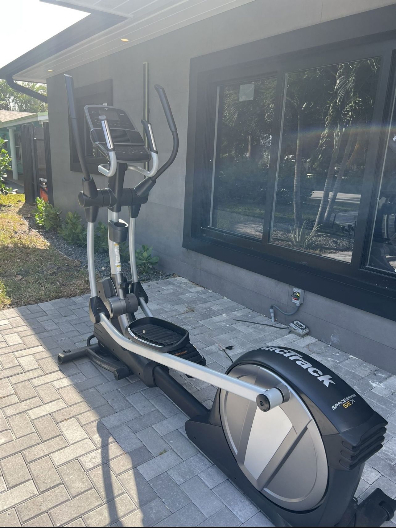 Nordictrack elliptical Ski Machine Good Condition SE7i