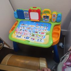 toddler learning desk