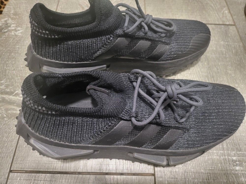ADIDAS MEN'S SHOES 9