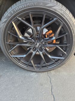 20" satin black 20x9 5x114.3 looking to trade 4 20" gunmetal or silver wheel 5x114.3