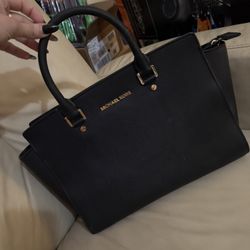 Michael Kors Medium Saffiano 