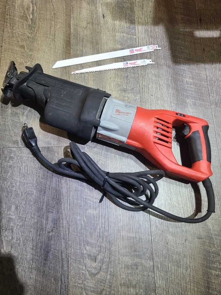 Milwaukee
15 Amp 1-1/4 in. Stroke Orbital SUPER SAWZALL Reciprocating Saw with Hard Case