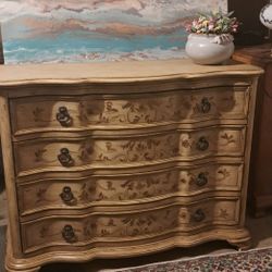 4 Drawer Dresser Painted Antique Look Italian Ir French