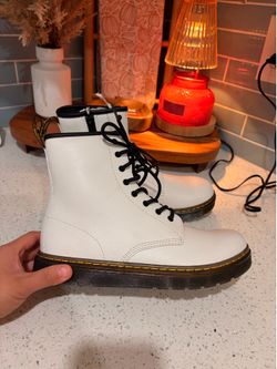 White leather dr matron boots size 7