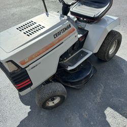 Craftsman Lt4000 Riding Mower 12.5hp IC Gold Engine. Details Below