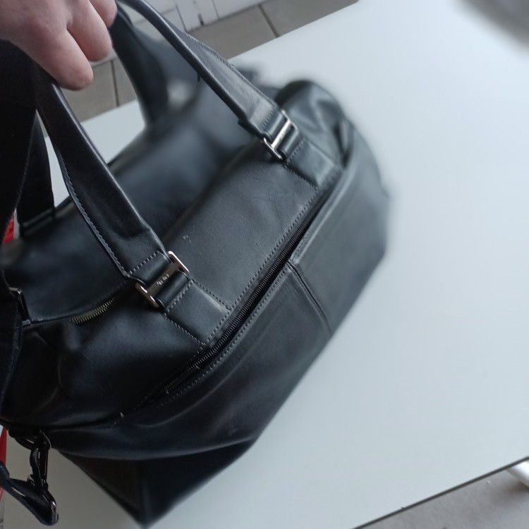 Genuine TUMI Leather Duffle And Messenger Bag!!