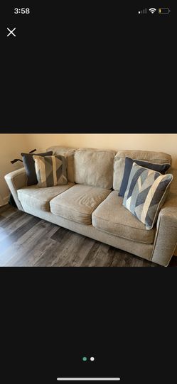 Couch With 4 Accent Pillows 
