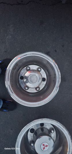Mitsubishi Truck Beuty Rings