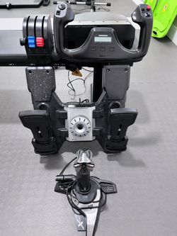 Saitek Pro Flight Yoke System with Rudder Pedals and Joystick