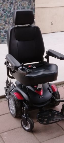 Driver - Titan AXS Mid-Wheel Power Wheelchair 18x18 Captain Chair