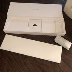 Magic Keyboard with Numeric Keypad and Mouse READ DESCRIPTION PICK UP ONLY NO TRADE 👉FIRM ON PRICE👈NOT SELLING SEPARATELY💲125 FOR BOTH ONLY CASH 💵