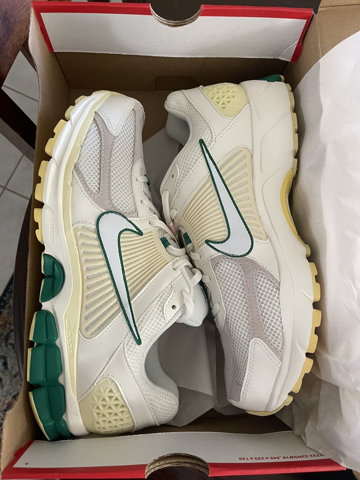 BNIB Nike Zoom vomero shoes