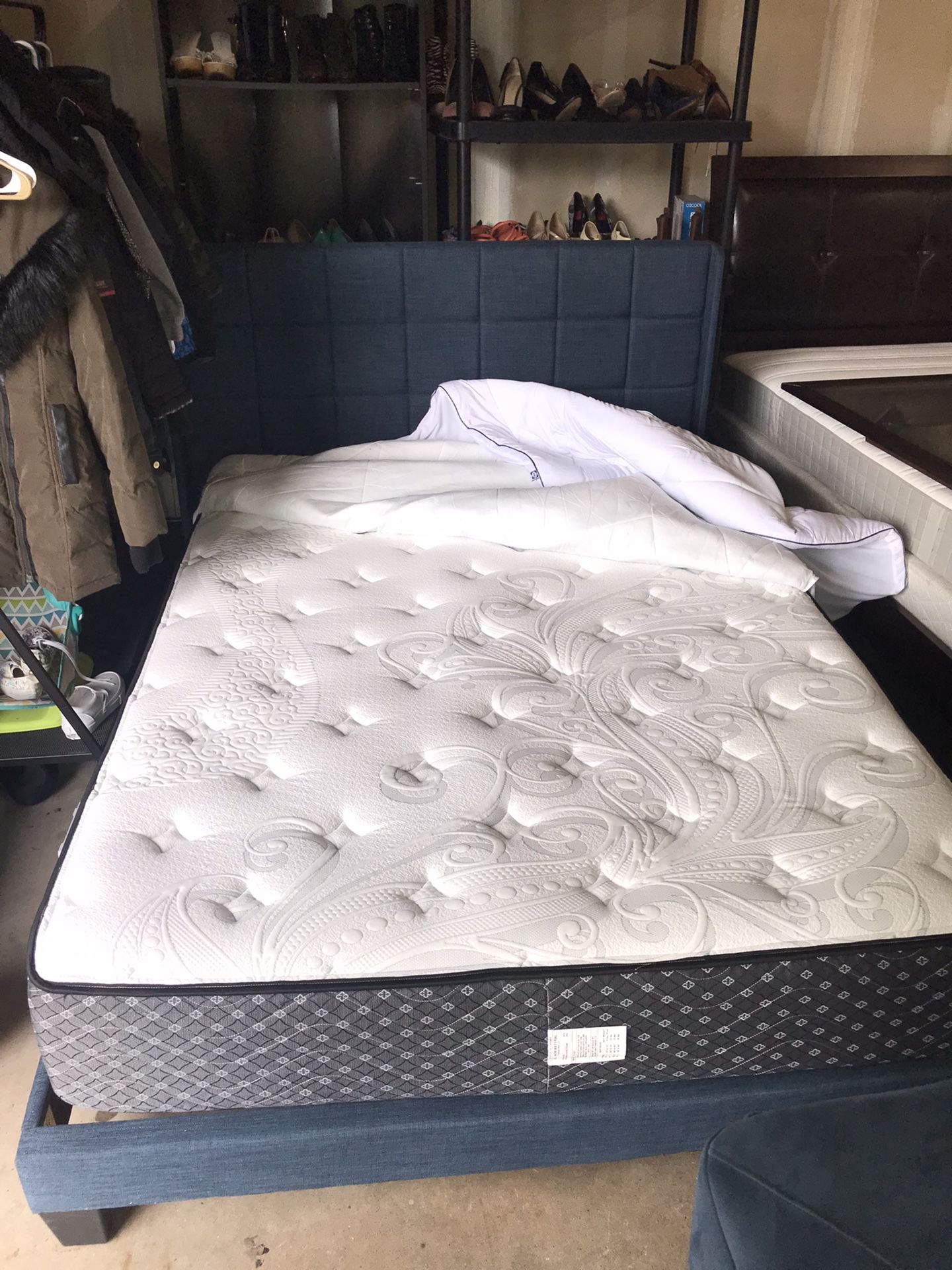 QUEEN BED WITH MATTRESS
