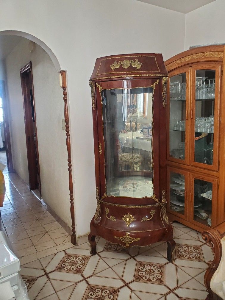 Beautiful Antique Lous XV Style Vitrine Curio