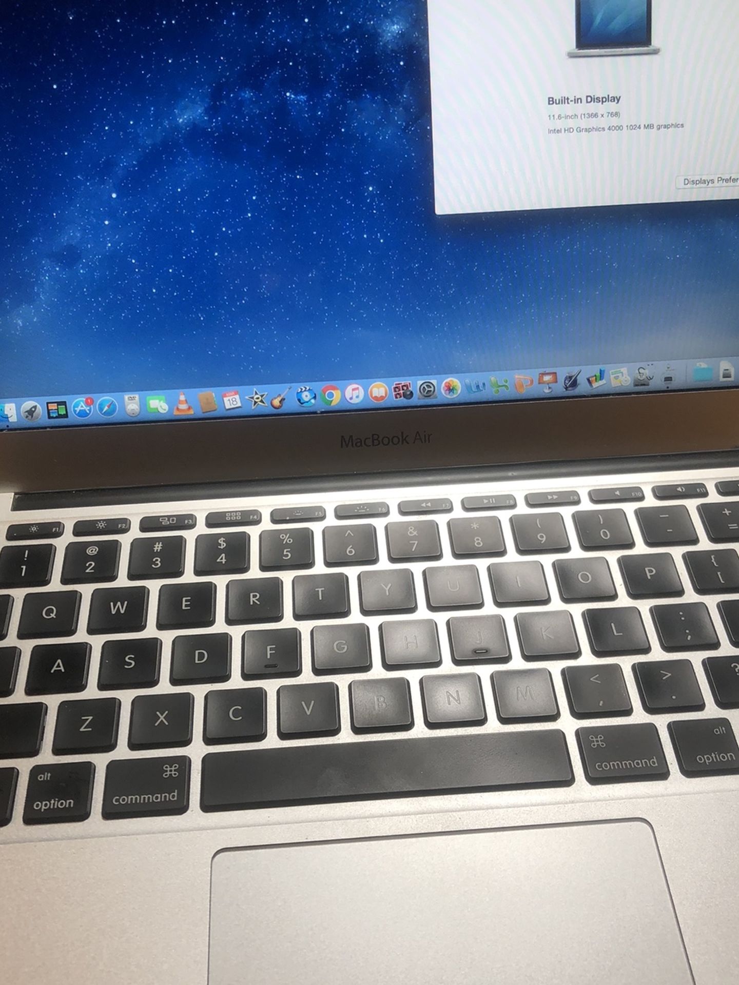 Apple MacBook Air 11” Laptop 2012