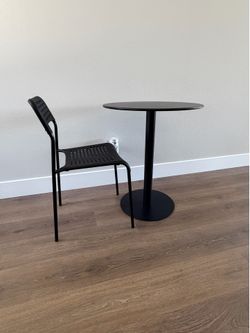 * Brand New Round Table 24" and Chair