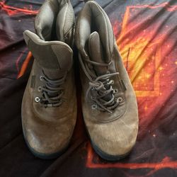 Brown leather hiking boots with rubber soles #hikingboots size 15w