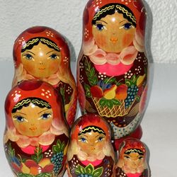 Vintage Russian Nesting Doll 7.5” Signed 5 PCs Wooden