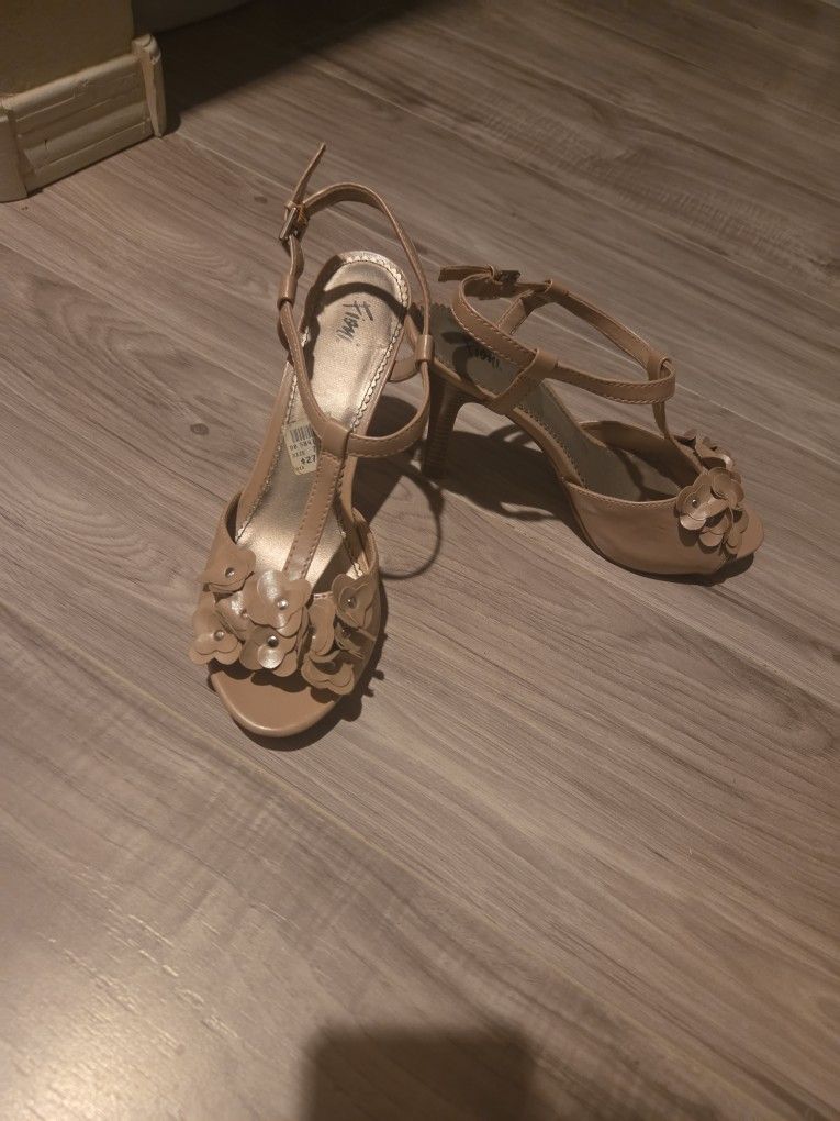 Women's Heels Size 7.5