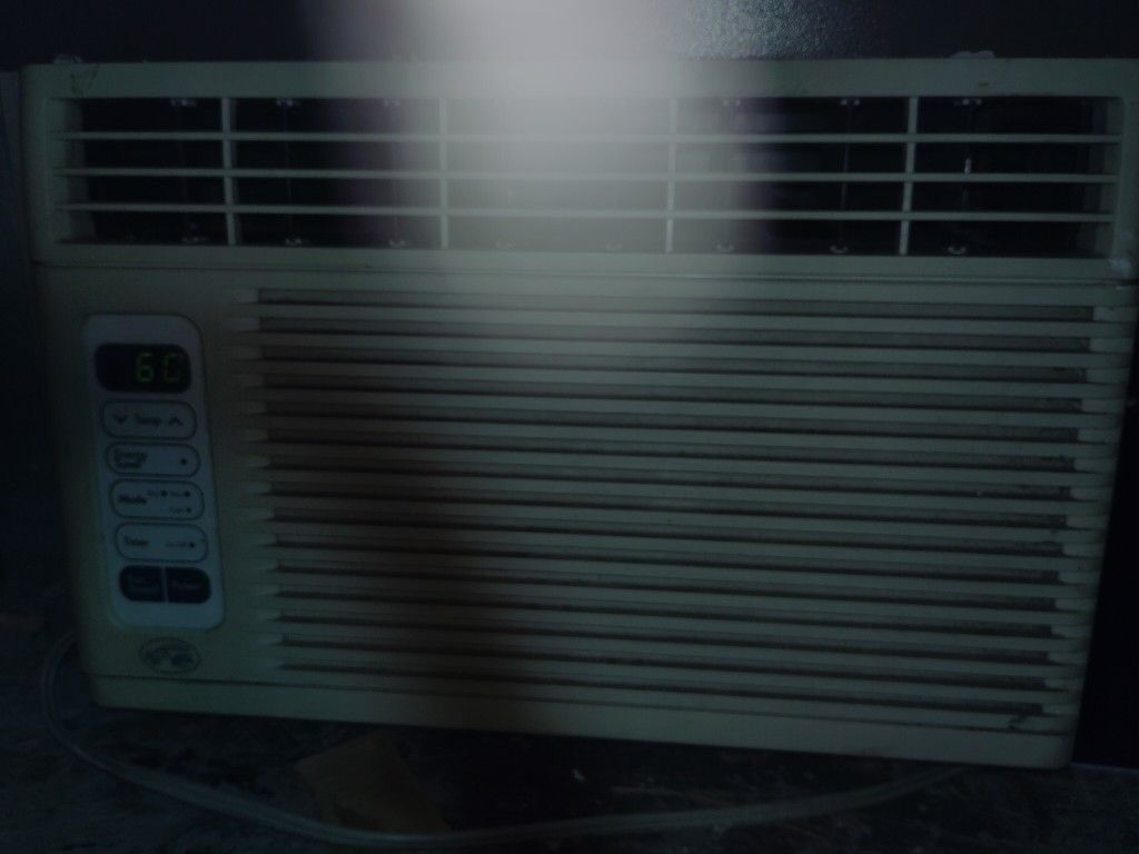 Hamptons Bay Air Conditioner