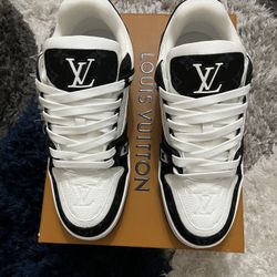 Louie Vuitton Trainers Black And White  Size 9