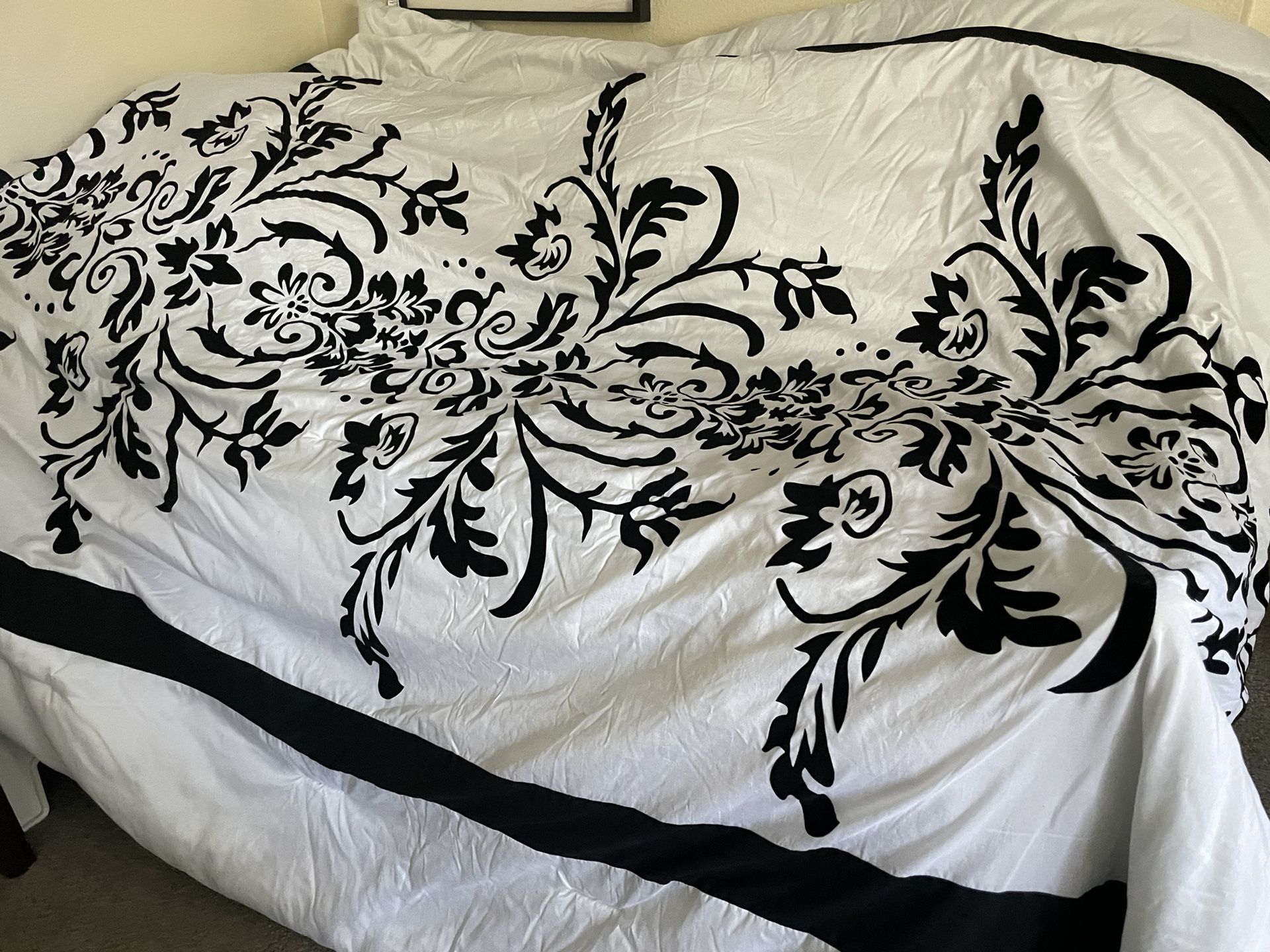 Twin comforter