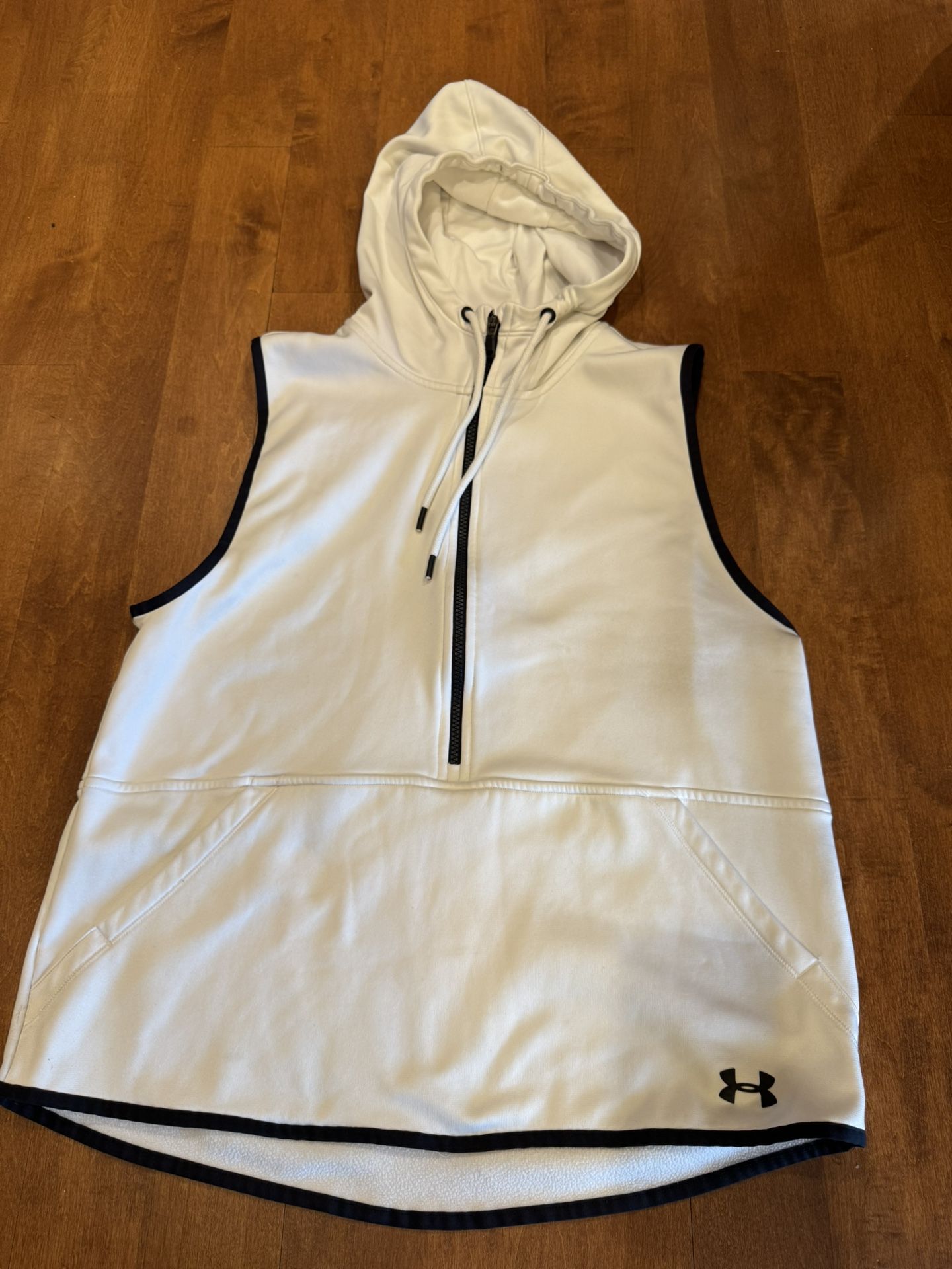 Women’s under Armour cold gear sleeveless workout hooded vest shipping available