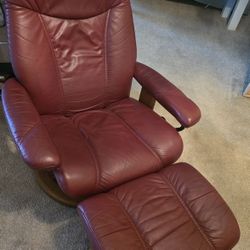 Ekornes Stressless "Burgandy" Leather Swivel Recliner & Ottoman Medium Consul