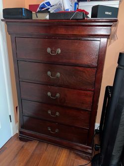 Clothes cabinet