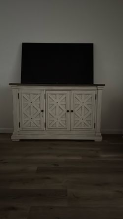 Ashley Furniture Blanburg Dinning Room Server