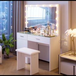 Vanity / Makeup Table