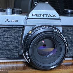 Pentax K 1000 camera + Flash + Manual