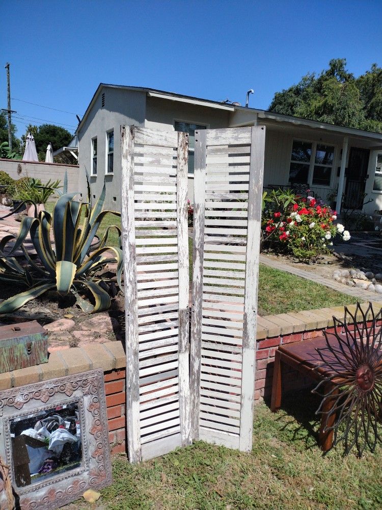 2 Antique Shabby Chic Chippy Rustic White Grey Weathered Shutters Patio Decor Garden 
