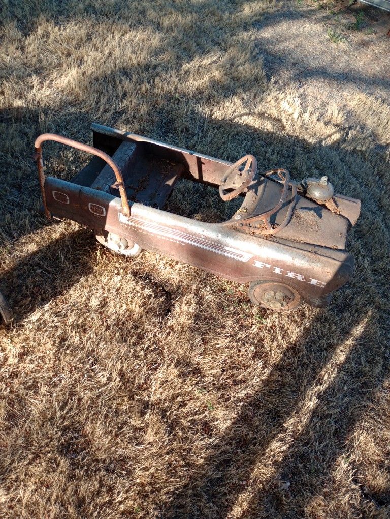 Vintage Murray Tractor With Trailer And Pedal Car Very Rare And Perfect Condition Murray Goes For Over 2,000 Pedal Car 3 Or 400 Definitely Need Restor