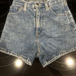 Levi Shorts 