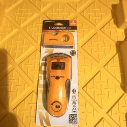 STUD FINDER WITH DEEPSCAN MODE